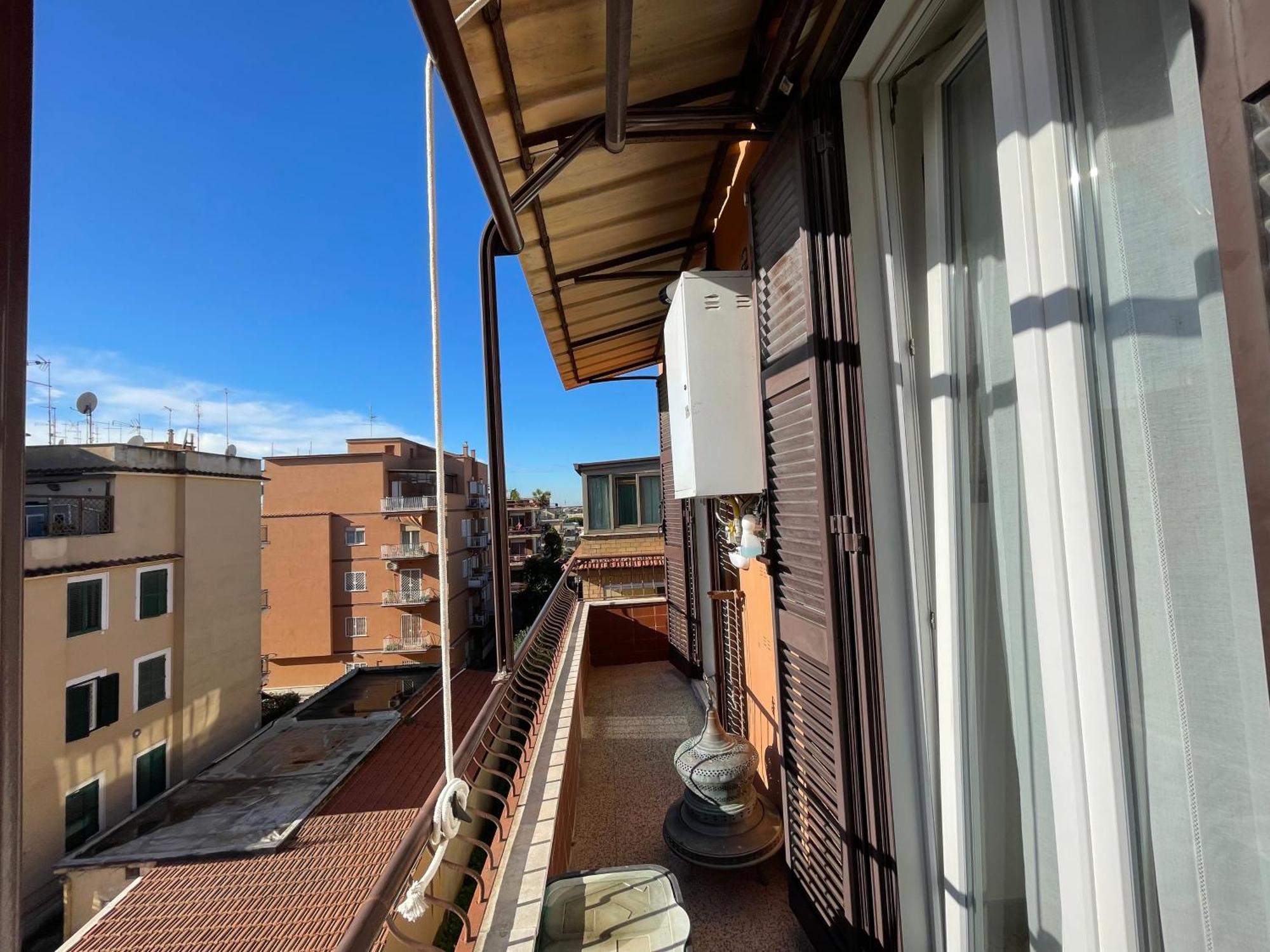 Mazzoni Suite, Panoramic Terrace And Comfort Apartment Rom